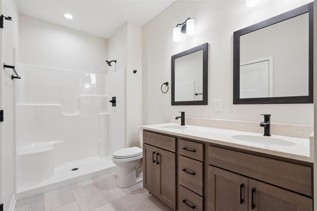 1789-7 Golf Course Boulevard, Independence, IA 50644