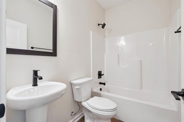 1789-7 Golf Course Boulevard, Independence, IA 50644