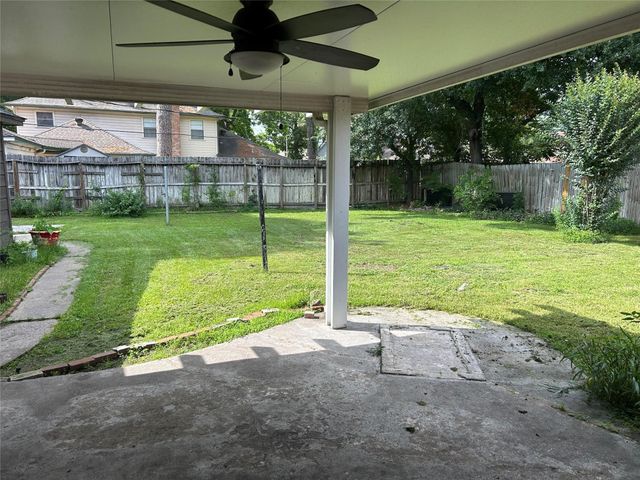 1006 Caspian Lane, Houston, TX 77090
