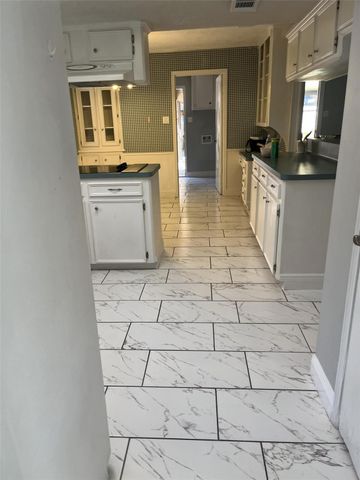 1006 Caspian Lane, Houston, TX 77090