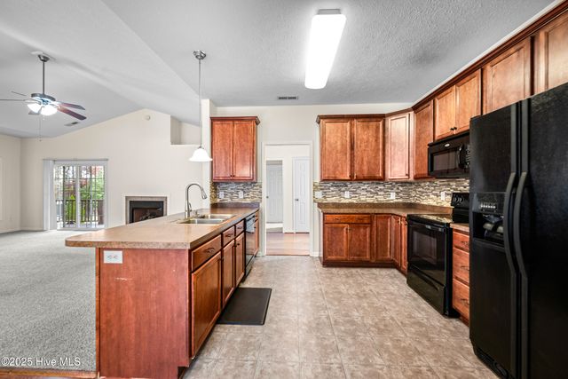 102 Winterlochen Drive, Jacksonville, NC 28540