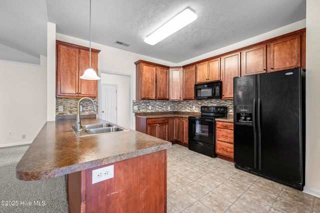 102 Winterlochen Drive, Jacksonville, NC 28540