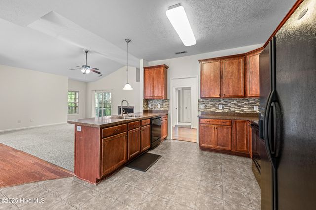 102 Winterlochen Drive, Jacksonville, NC 28540