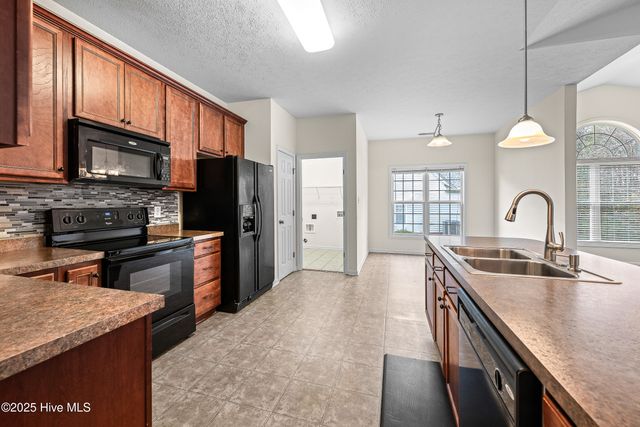 102 Winterlochen Drive, Jacksonville, NC 28540