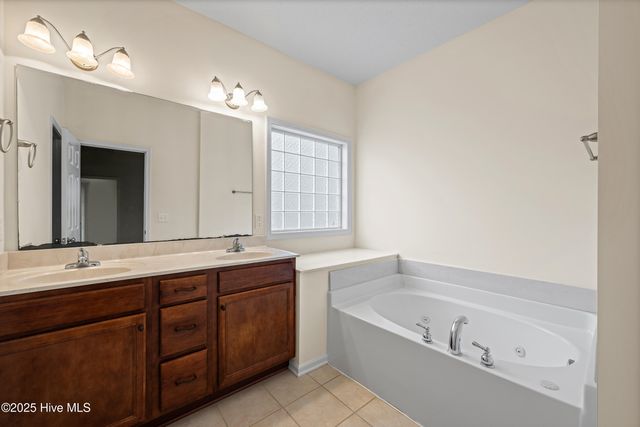 102 Winterlochen Drive, Jacksonville, NC 28540