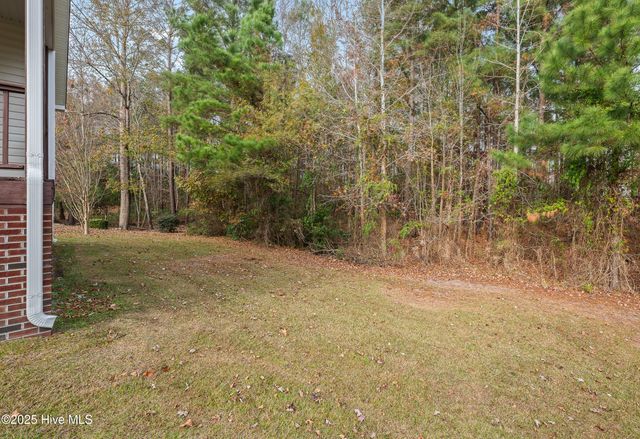 102 Winterlochen Drive, Jacksonville, NC 28540