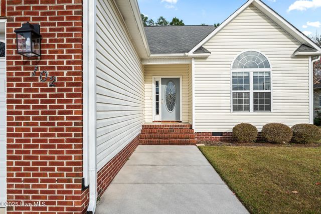 102 Winterlochen Drive, Jacksonville, NC 28540