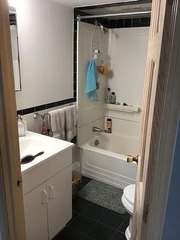 16 Marney St 1, Cambridge, MA 02141