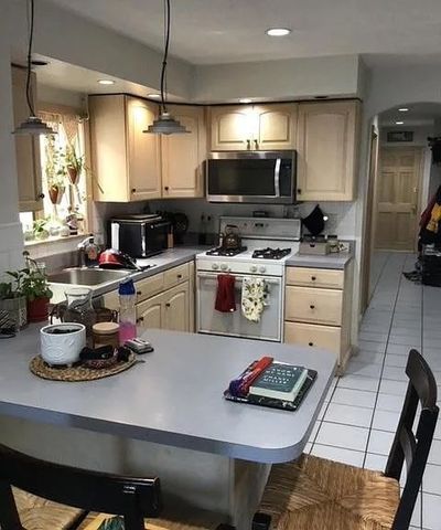 16 Marney St 1, Cambridge, MA 02141