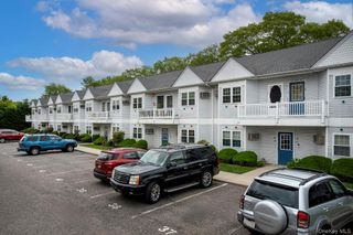 30 BAY POINT Court 52, West Babylon, NY 11704