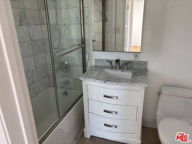 8437 Lilienthal Avenue, Los Angeles, CA 90045