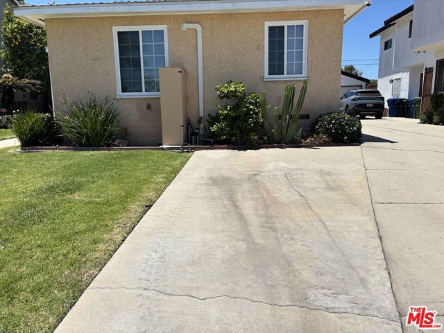 8437 Lilienthal Avenue, Los Angeles, CA 90045