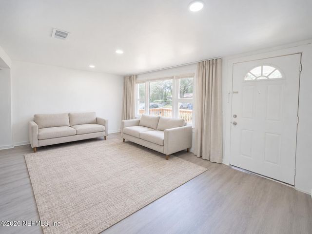 716 S 12TH Street, Fernandina Beach, FL 32034