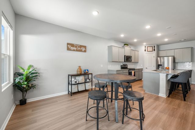 252 Brook Ave, White House, TN 37188