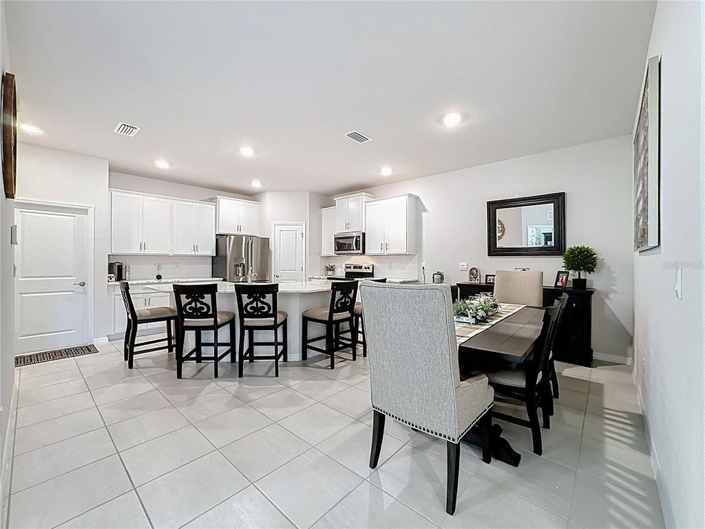 Image 22 of property listing at 621 157TH COURT E, Bradenton, FL 34212