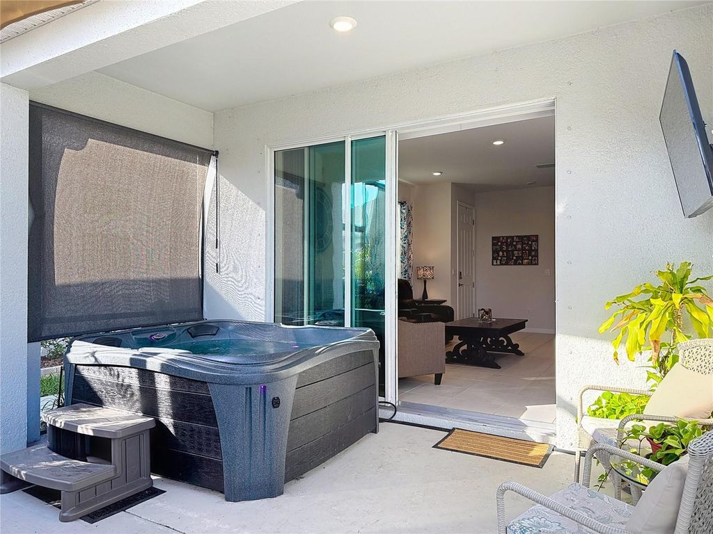 Image 29 of property listing at 621 157TH COURT E, Bradenton, FL 34212