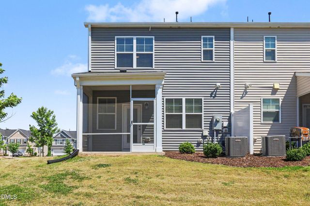 2002 Strickland Oak Way, Durham, NC 27703
