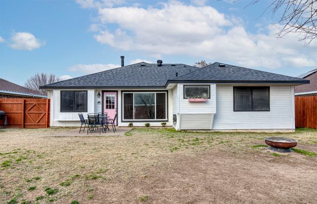 2817 Country Creek Lane, Fort Worth, TX 76123