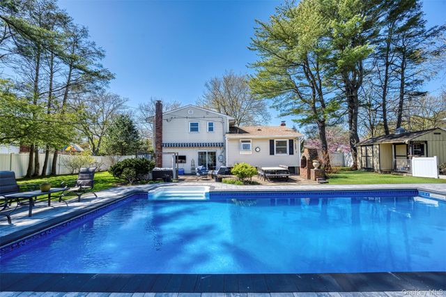 6 Linford Lane, Melville, NY 11747