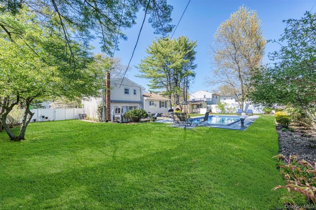 6 Linford Lane, Melville, NY 11747