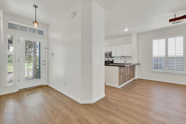 2043 Nevada, San Marcos, TX 78666