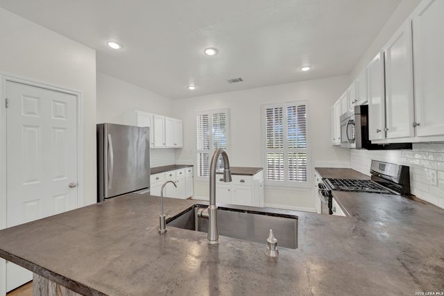 2043 Nevada, San Marcos, TX 78666
