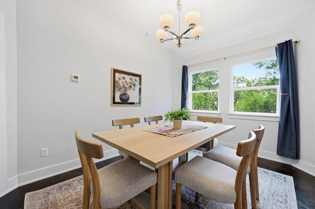 820 Panorama DR, Dripping Springs, TX 78620