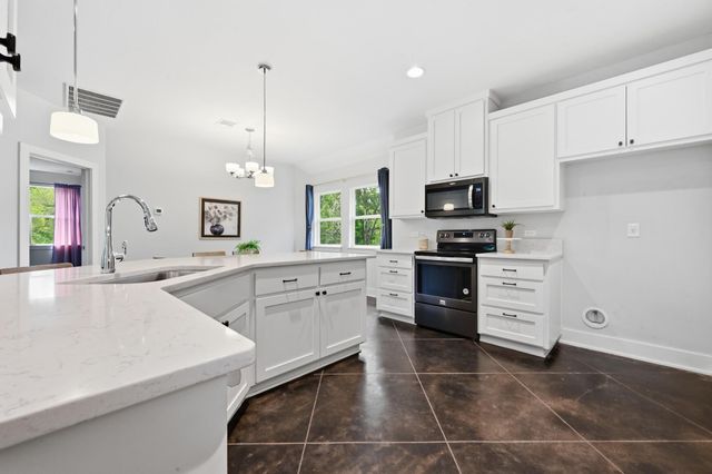 820 Panorama DR, Dripping Springs, TX 78620