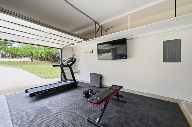 820 Panorama DR, Dripping Springs, TX 78620