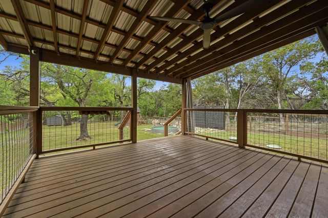 820 Panorama DR, Dripping Springs, TX 78620