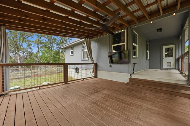 820 Panorama DR, Dripping Springs, TX 78620