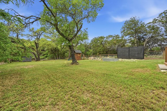 820 Panorama DR, Dripping Springs, TX 78620