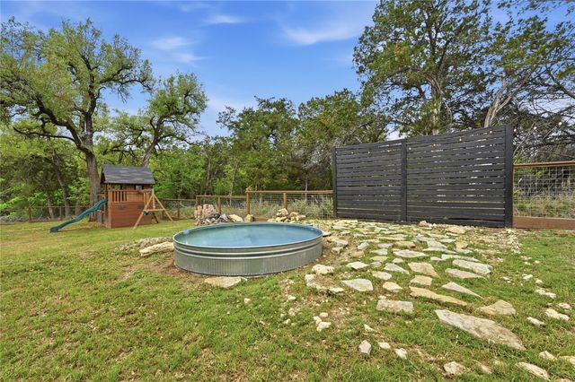 820 Panorama DR, Dripping Springs, TX 78620