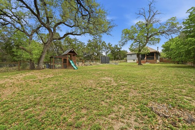 820 Panorama DR, Dripping Springs, TX 78620