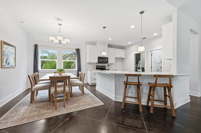 820 Panorama DR, Dripping Springs, TX 78620