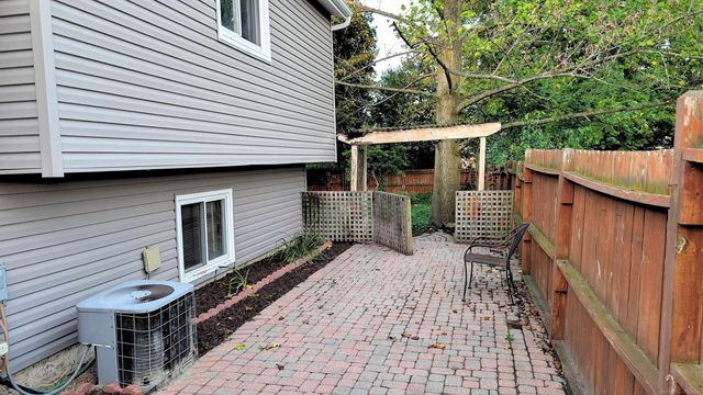 1826 Windingway Drive, Wixom, MI 48393