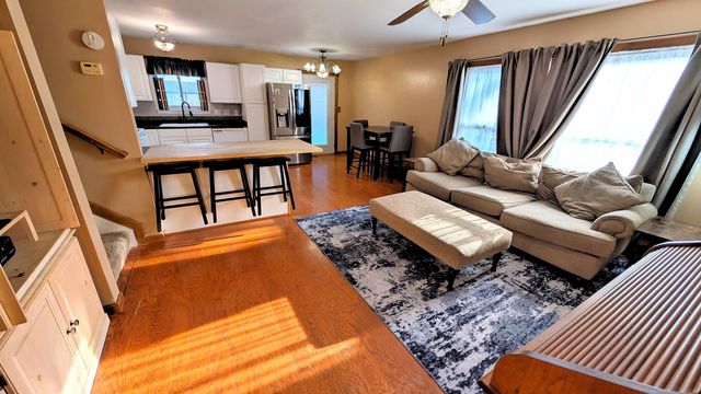 1826 Windingway Drive, Wixom, MI 48393