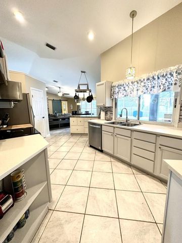 3260 SE 56TH AVENUE, Ocala, FL 34480