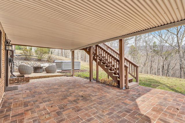 1783 Laurel Mountain DR, Salem, VA 24153
