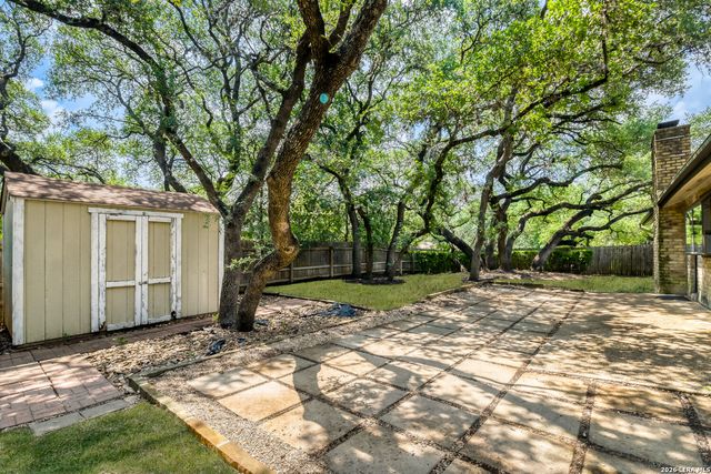 13914 Sugarberry Woods Street, San Antonio, TX 78249