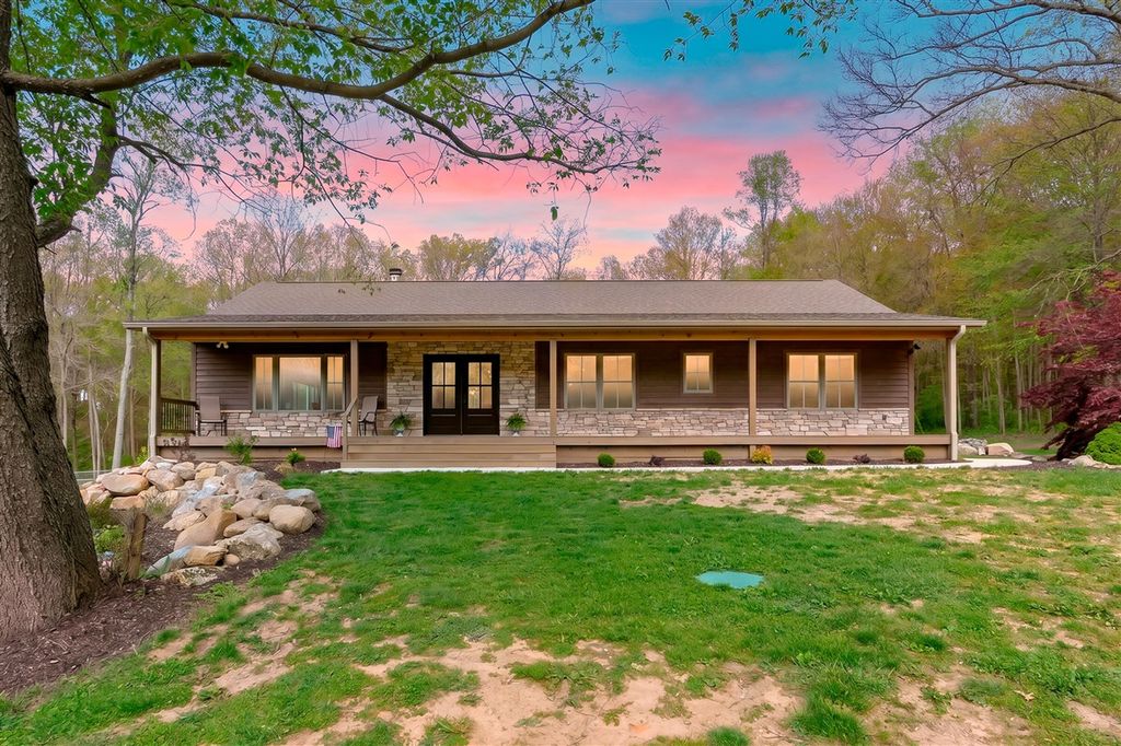 9797 Graham Road, Plainwell, MI 49080