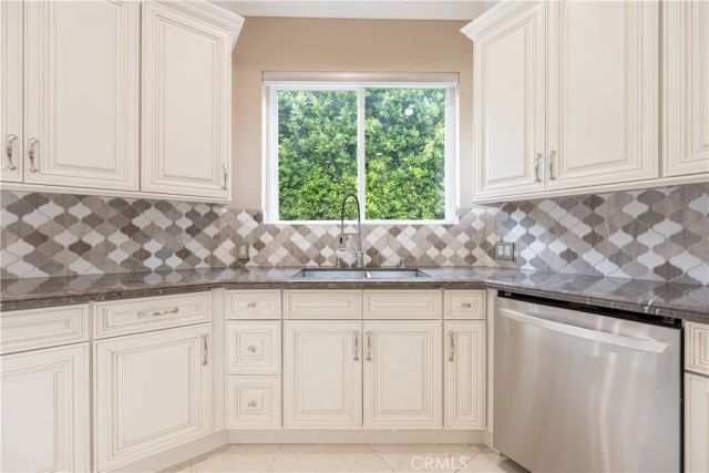 6554 Ethel Avenue, Valley Glen, CA 91606