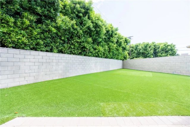 6554 Ethel Avenue, Valley Glen, CA 91606