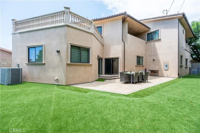 6554 Ethel Avenue, Valley Glen, CA 91606