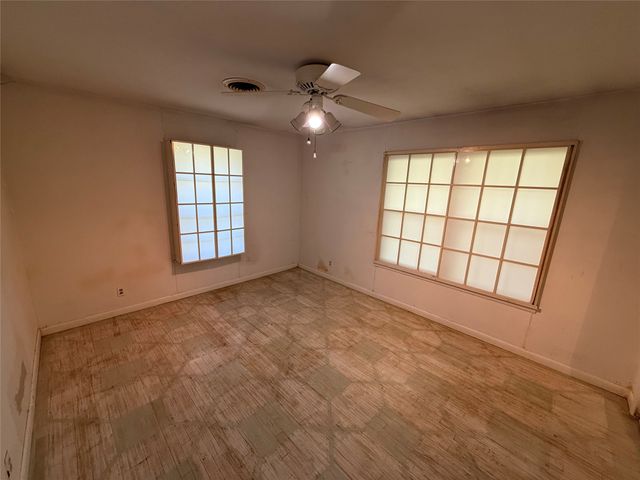2200 Agnew Street, Bonham, TX 75418