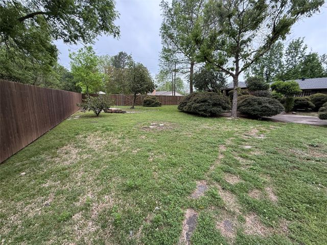 2200 Agnew Street, Bonham, TX 75418