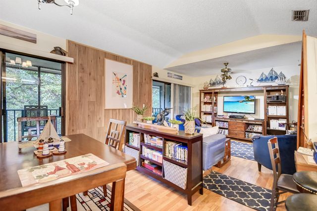 28 Catalonia Ct, St Augustine, FL 32086