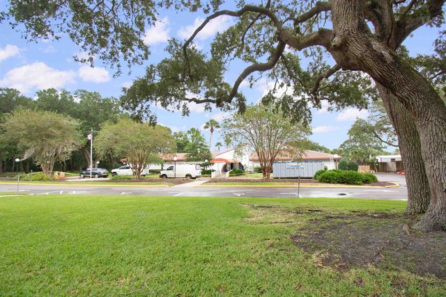 28 Catalonia Ct, St Augustine, FL 32086