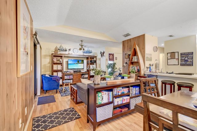 28 Catalonia Ct, St Augustine, FL 32086