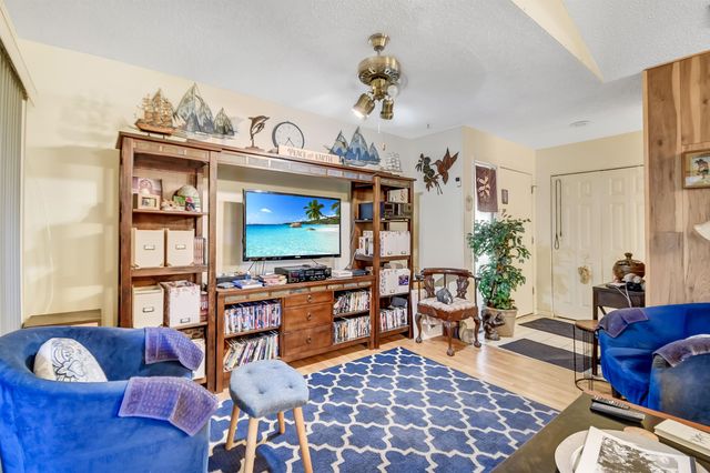 28 Catalonia Ct, St Augustine, FL 32086